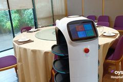 How Restaurants With Robot Servers Are Changing the Hospitality Industry